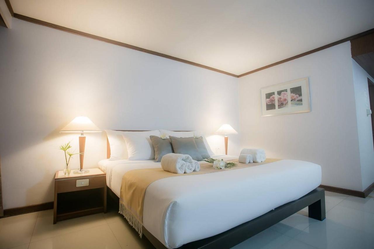Friday Hotel Uttaradit Exterior foto