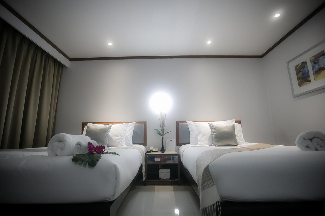 Friday Hotel Uttaradit Exterior foto