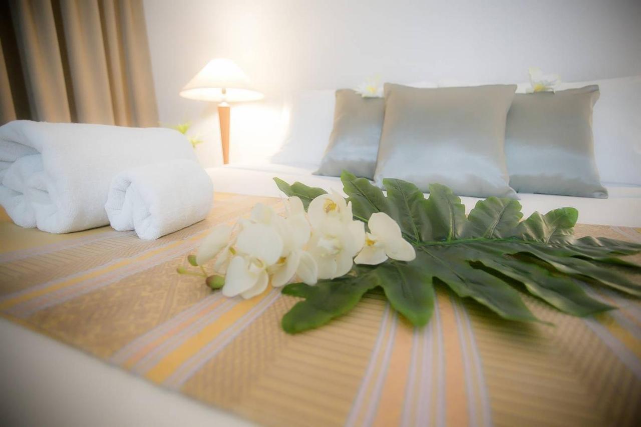Friday Hotel Uttaradit Exterior foto