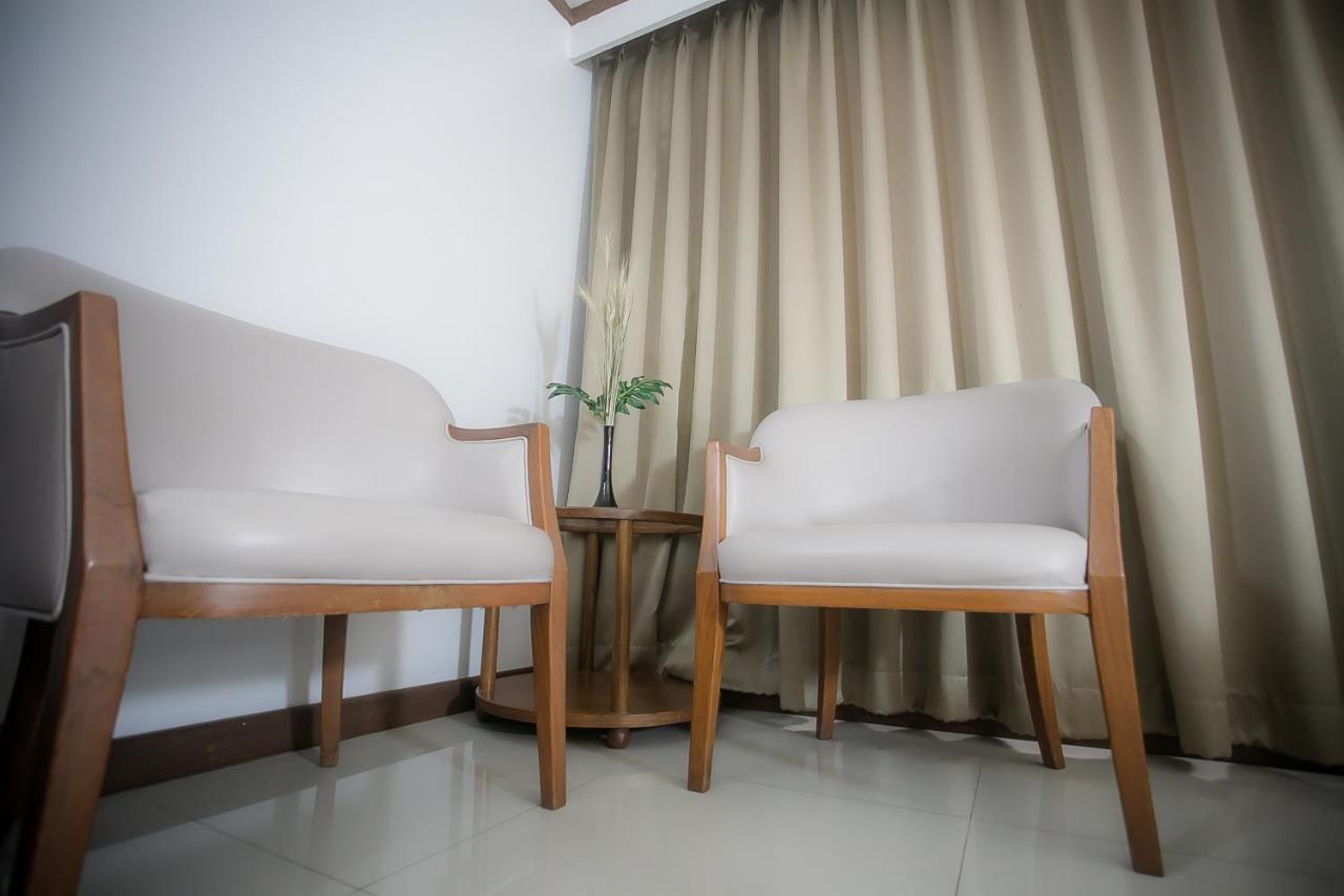 Friday Hotel Uttaradit Exterior foto